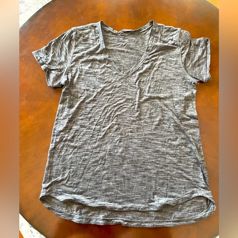 Lululemon tshirt